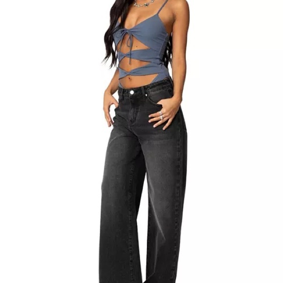 Edikted Serene Cut Out Bodysuit - Picture 3 of 7